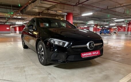 Mercedes-Benz A-Класс, 2021 год, 2 500 000 рублей, 1 фотография