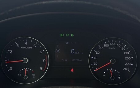 KIA Sportage IV рестайлинг, 2018 год, 2 000 000 рублей, 25 фотография