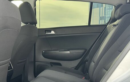 KIA Sportage IV рестайлинг, 2018 год, 2 000 000 рублей, 28 фотография