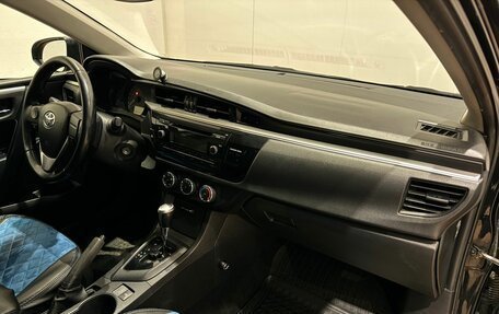 Toyota Corolla, 2015 год, 990 000 рублей, 10 фотография