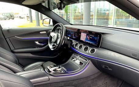 Mercedes-Benz E-Класс, 2018 год, 3 990 000 рублей, 5 фотография