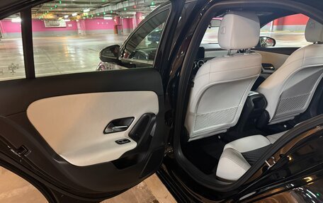 Mercedes-Benz A-Класс, 2021 год, 2 500 000 рублей, 5 фотография