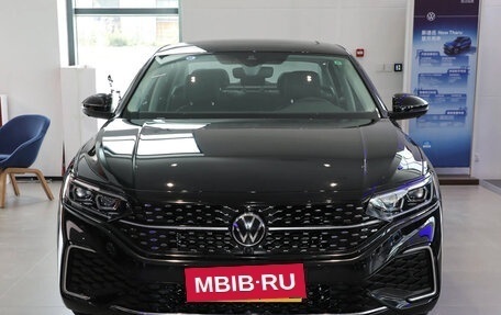 Volkswagen Passat B8 рестайлинг, 2023 год, 2 390 000 рублей, 2 фотография