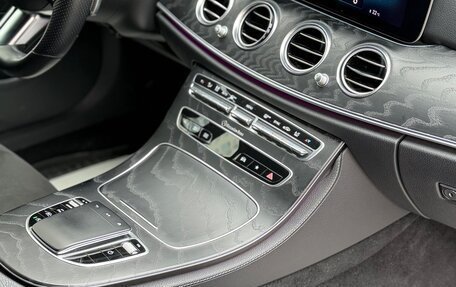 Mercedes-Benz E-Класс, 2021 год, 3 900 000 рублей, 15 фотография