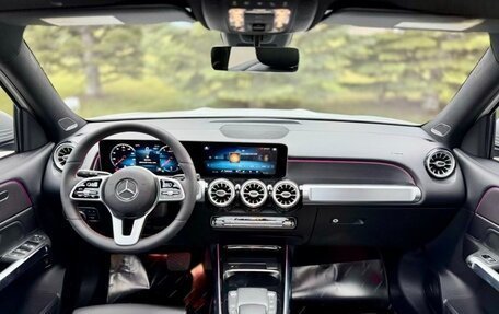 Mercedes-Benz GLB, 2022 год, 2 800 000 рублей, 7 фотография