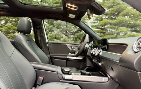 Mercedes-Benz GLB, 2022 год, 2 800 000 рублей, 9 фотография