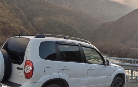 Chevrolet Niva I рестайлинг, 2010 год, 470 000 рублей, 3 фотография