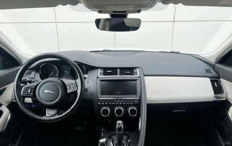 Jaguar E-Pace, 2019 год, 3 400 000 рублей, 10 фотография