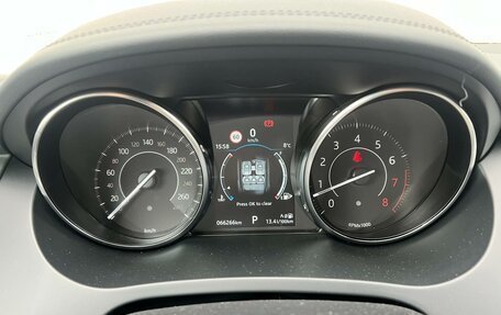 Jaguar E-Pace, 2019 год, 3 400 000 рублей, 14 фотография