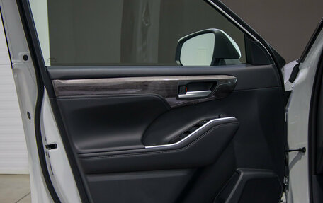 Toyota Highlander, 2025 год, 5 550 000 рублей, 23 фотография