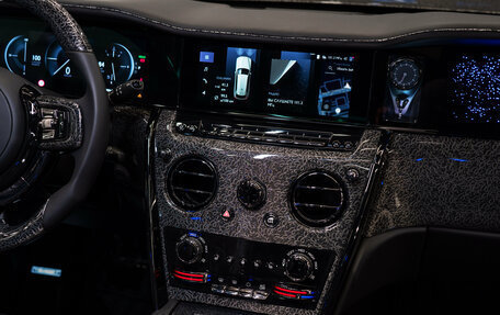 Rolls-Royce Cullinan, 2025 год, 190 000 000 рублей, 28 фотография