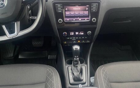 Skoda Rapid I, 2017 год, 1 400 000 рублей, 14 фотография