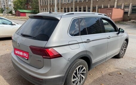 Volkswagen Tiguan II, 2018 год, 2 890 000 рублей, 2 фотография