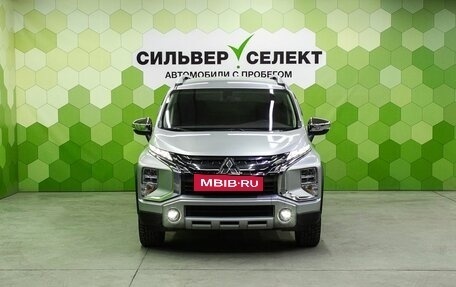 Mitsubishi Xpander, 2022 год, 2 330 000 рублей, 3 фотография