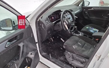 Volkswagen Tiguan II, 2021 год, 3 550 000 рублей, 11 фотография