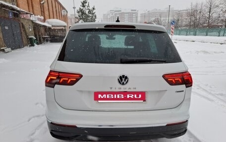 Volkswagen Tiguan II, 2021 год, 3 550 000 рублей, 6 фотография