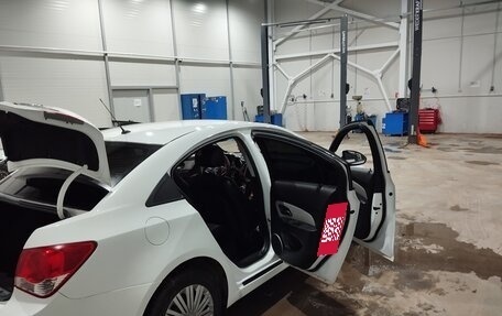 Chevrolet Cruze II, 2011 год, 630 000 рублей, 13 фотография