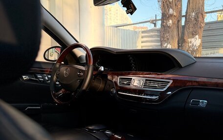 Mercedes-Benz S-Класс, 2006 год, 1 030 000 рублей, 32 фотография