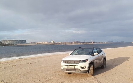 Jeep Compass II, 2018 год, 2 100 000 рублей, 1 фотография