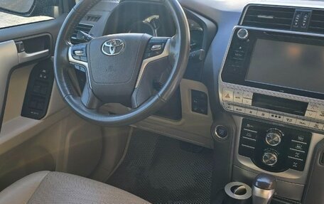 Toyota Land Cruiser Prado 150 рестайлинг 2, 2018 год, 5 250 000 рублей, 12 фотография