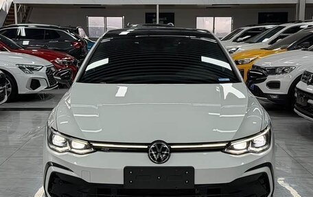 Volkswagen Golf VIII, 2022 год, 1 850 000 рублей, 5 фотография