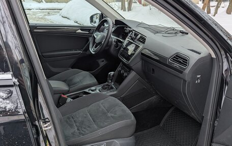 Volkswagen Tiguan II, 2018 год, 2 550 000 рублей, 20 фотография