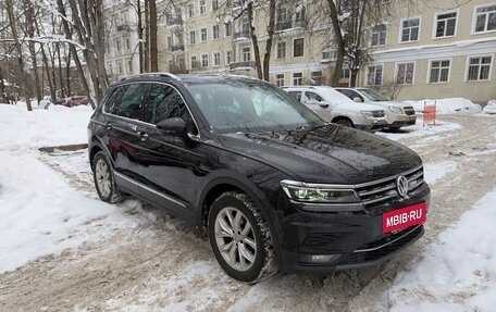 Volkswagen Tiguan II, 2018 год, 2 550 000 рублей, 3 фотография