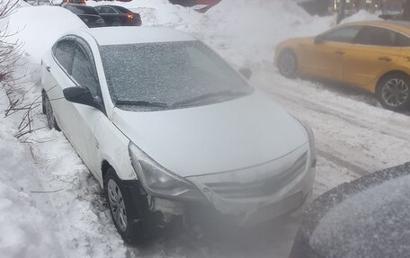 Hyundai Solaris II рестайлинг, 2015 год, 350 000 рублей, 1 фотография