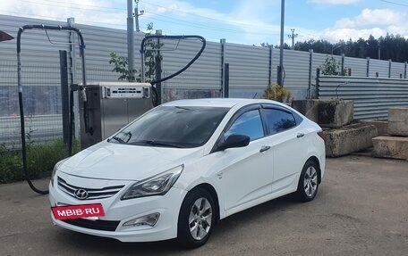 Hyundai Solaris II рестайлинг, 2015 год, 350 000 рублей, 5 фотография