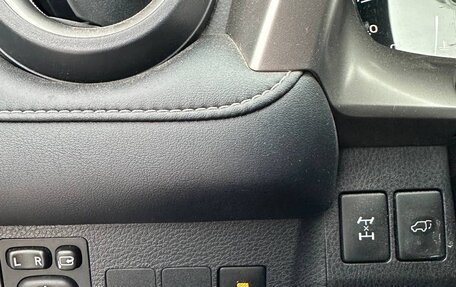 Toyota RAV4, 2017 год, 2 300 000 рублей, 8 фотография