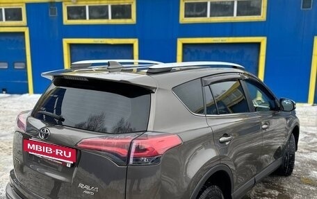 Toyota RAV4, 2017 год, 2 300 000 рублей, 3 фотография
