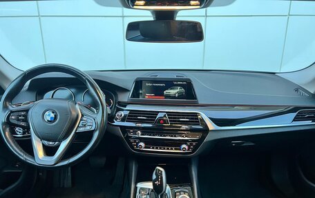 BMW 5 серия, 2018 год, 3 290 000 рублей, 10 фотография