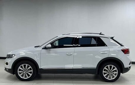 Volkswagen T-Roc I, 2022 год, 1 750 000 рублей, 4 фотография