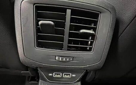 Volkswagen T-Roc I, 2022 год, 1 750 000 рублей, 15 фотография