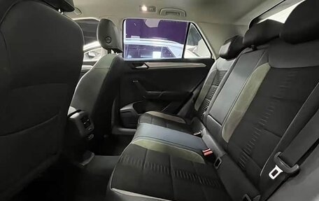 Volkswagen T-Roc I, 2022 год, 1 750 000 рублей, 10 фотография