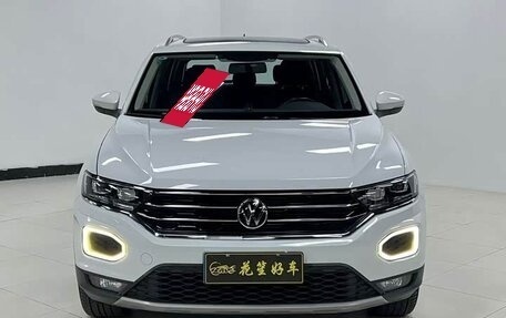 Volkswagen T-Roc I, 2022 год, 1 750 000 рублей, 5 фотография