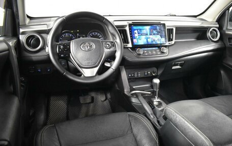 Toyota RAV4, 2017 год, 2 559 900 рублей, 6 фотография