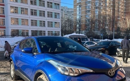 Toyota C-HR I рестайлинг, 2019 год, 3 000 000 рублей, 1 фотография