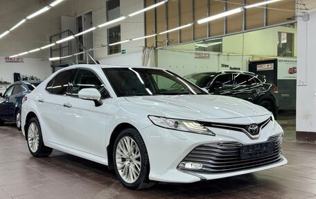 Toyota Camry, 2018 год, 2 790 000 рублей, 3 фотография