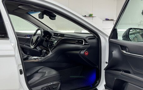 Toyota Camry, 2018 год, 2 790 000 рублей, 10 фотография