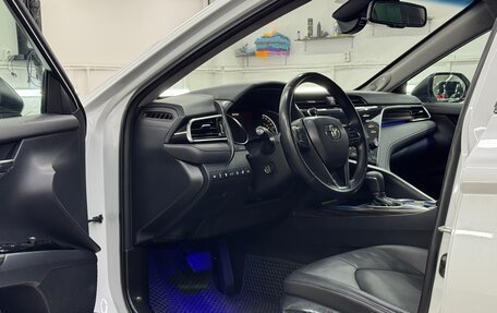 Toyota Camry, 2018 год, 2 790 000 рублей, 9 фотография