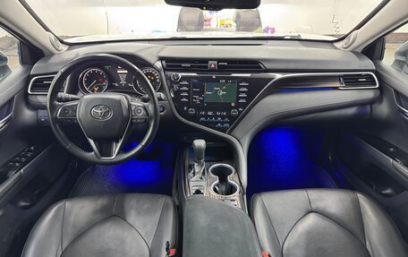 Toyota Camry, 2018 год, 2 790 000 рублей, 15 фотография