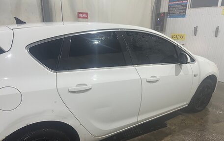 Opel Astra J, 2010 год, 700 000 рублей, 4 фотография