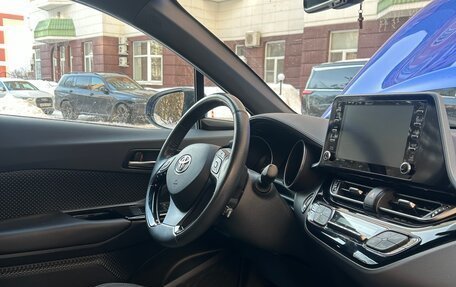 Toyota C-HR I рестайлинг, 2019 год, 3 000 000 рублей, 9 фотография