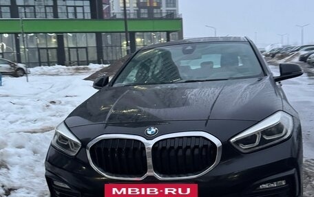 BMW 1 серия, 2020 год, 1 800 000 рублей, 2 фотография