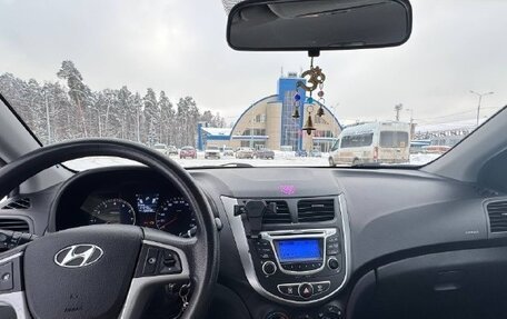 Hyundai Solaris II рестайлинг, 2014 год, 800 000 рублей, 3 фотография