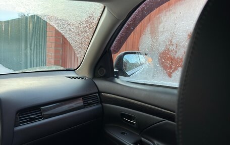 Mitsubishi Outlander III рестайлинг 3, 2015 год, 1 800 000 рублей, 4 фотография