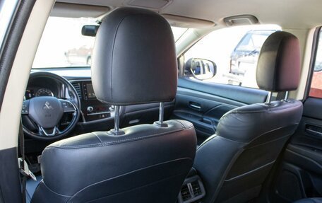 Mitsubishi Outlander III рестайлинг 3, 2021 год, 2 229 000 рублей, 11 фотография