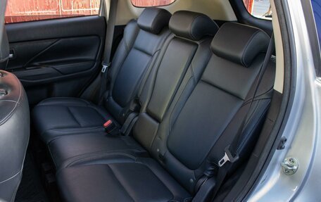 Mitsubishi Outlander III рестайлинг 3, 2021 год, 2 229 000 рублей, 7 фотография