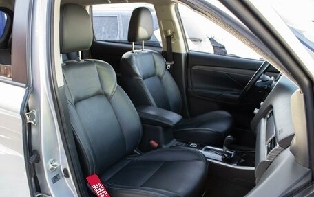 Mitsubishi Outlander III рестайлинг 3, 2021 год, 2 229 000 рублей, 10 фотография